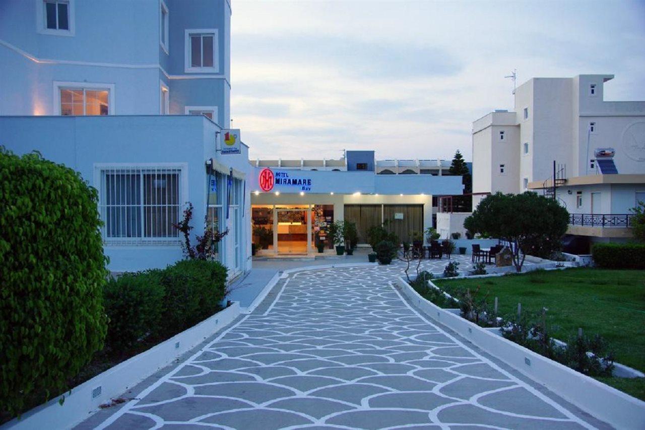 Miramare Bay Hotel 卡尔帕索斯 外观 照片