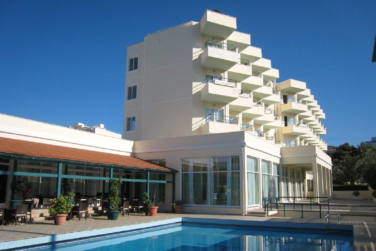 Miramare Bay Hotel 卡尔帕索斯 外观 照片