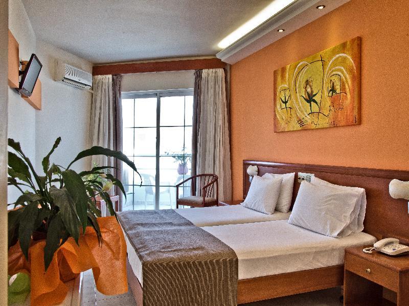 Miramare Bay Hotel 卡尔帕索斯 外观 照片