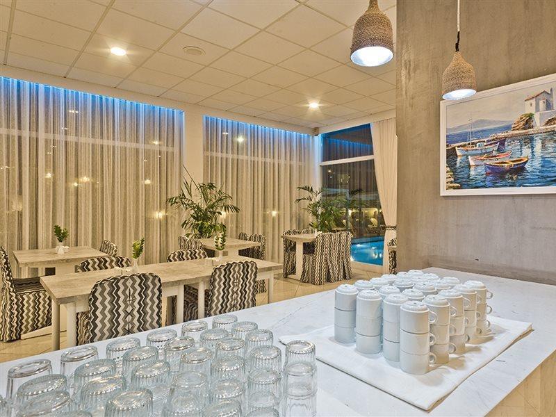 Miramare Bay Hotel 卡尔帕索斯 外观 照片